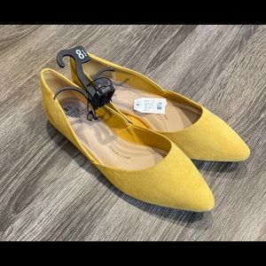NWT Mustard Yellow Pointed Toe Flats Sz 8.5